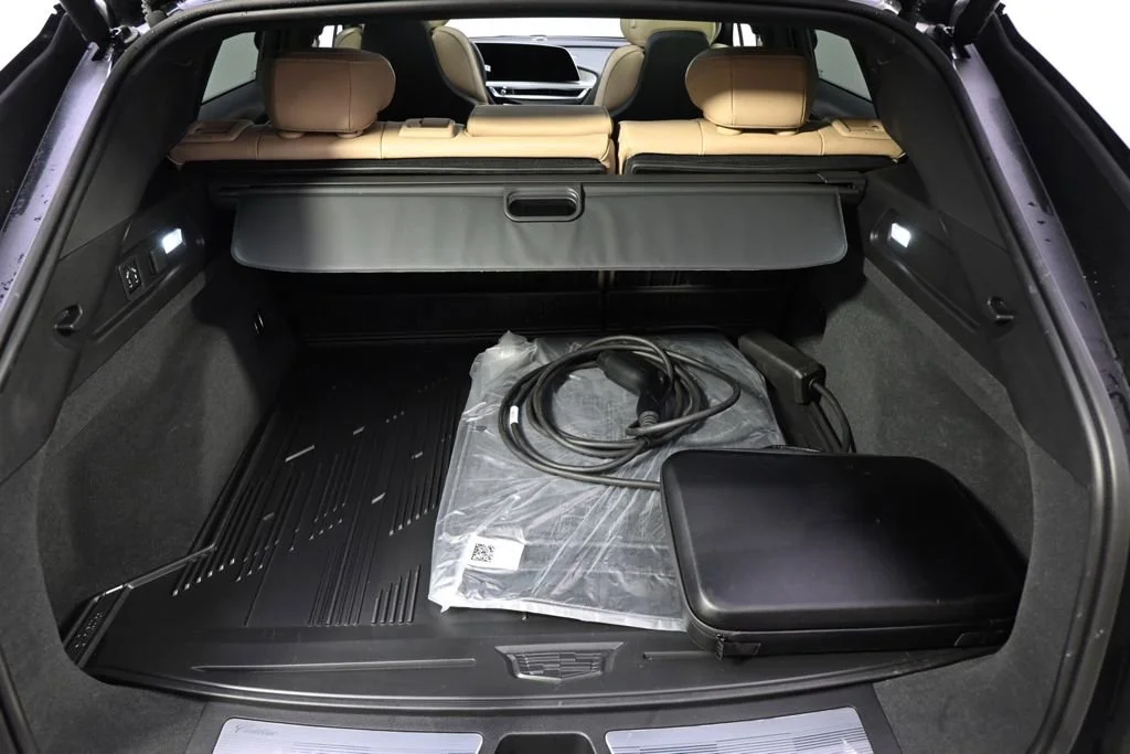 2025 Cadillac LYRIQ Luxury 3 - Photo 19