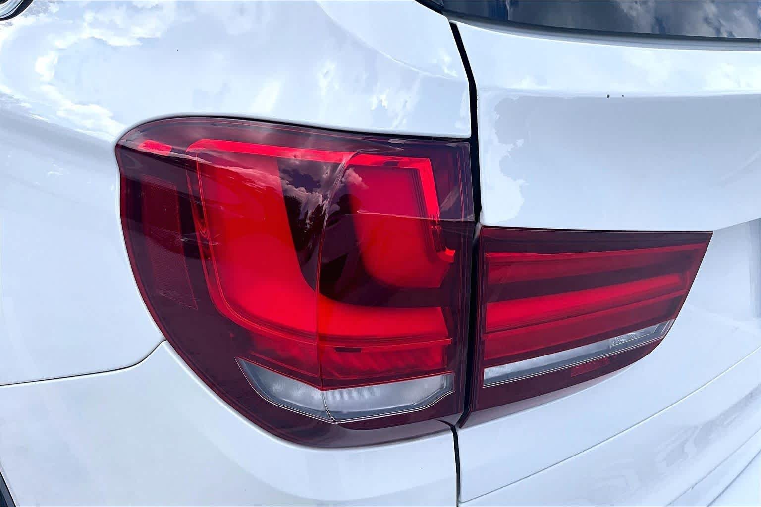 Used 2016 Mineral White Metallic BMW sDrive35i image 28
