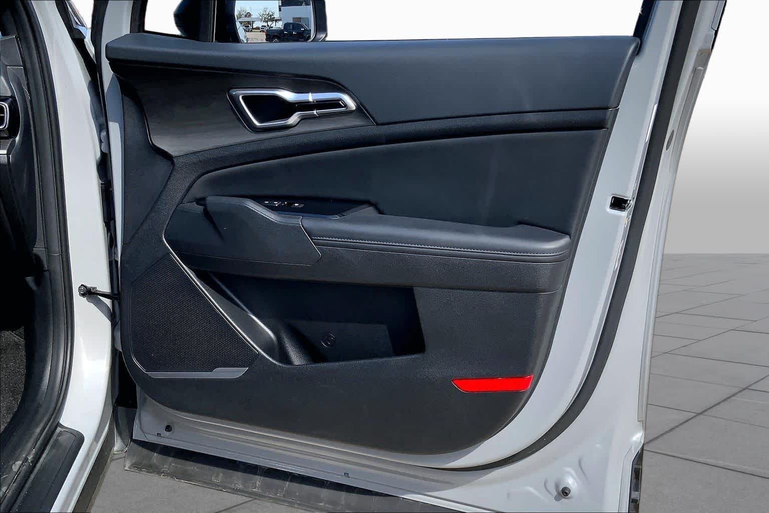 Used 2025 Wolf Gray Kia X-Line image 22