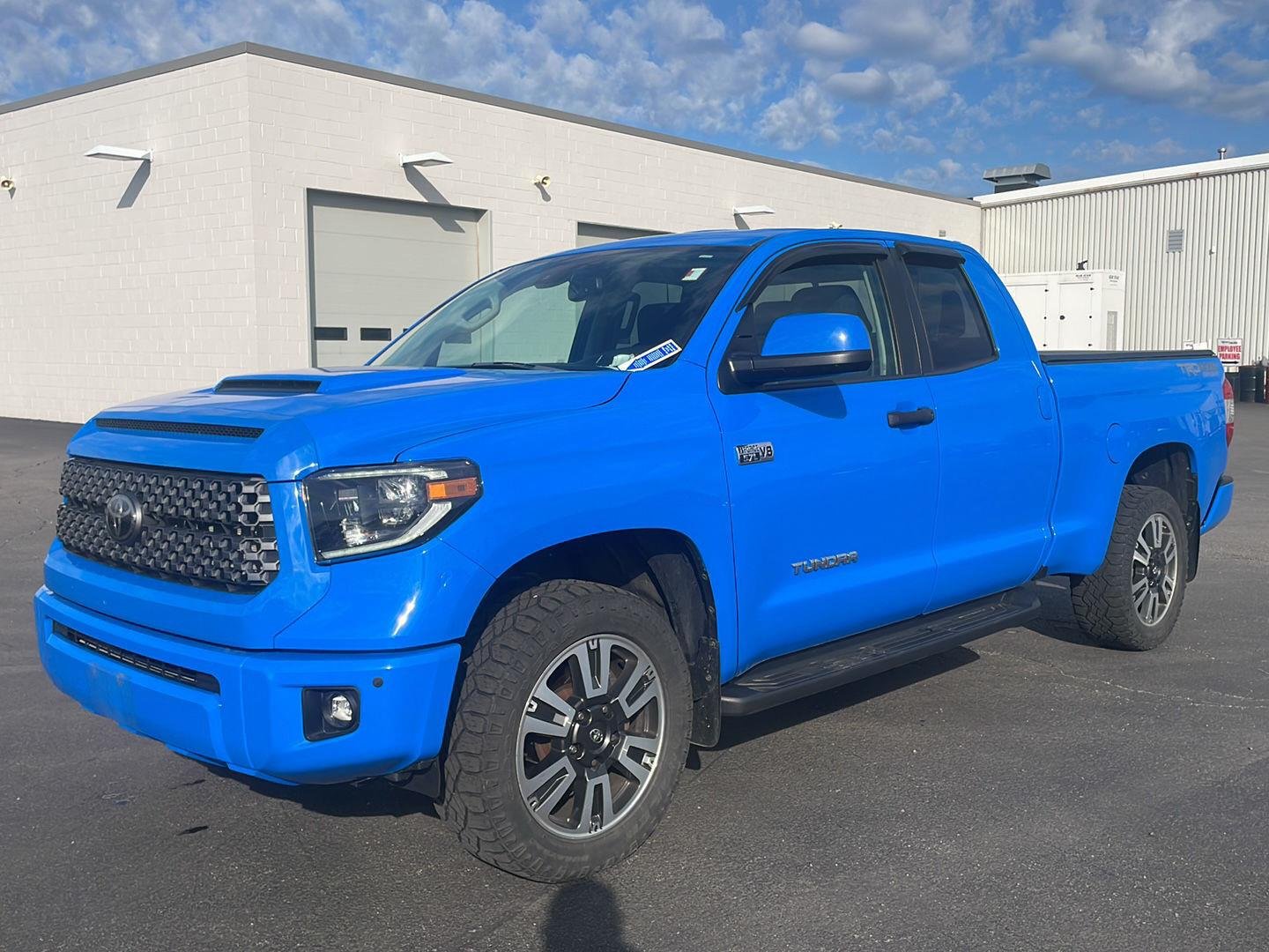 Used 2020 Voodoo Blue Toyota SR5 image 9