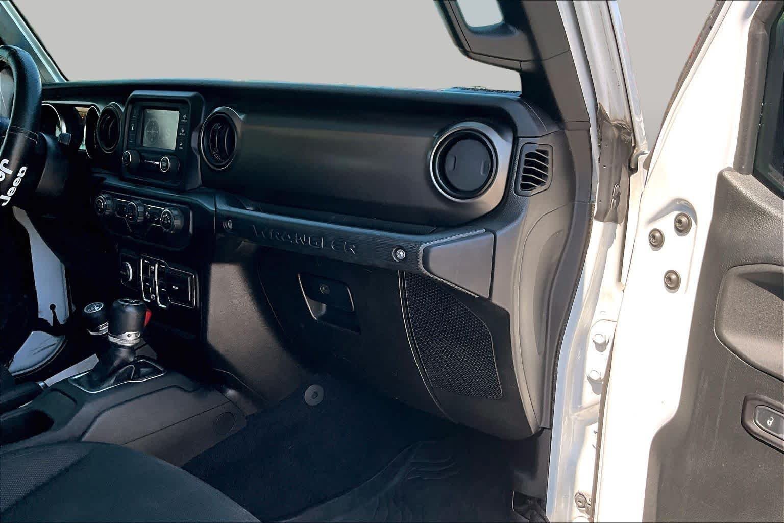 Used 2019 Bright White Clearcoat Jeep Sport S image 17