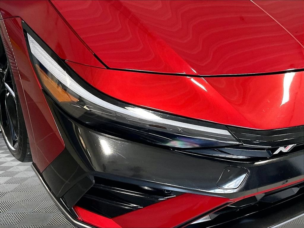 Used 2025 Red Hyundai Base image 33
