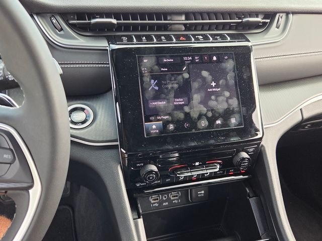 Used 2025 White Jeep Laredo image 16