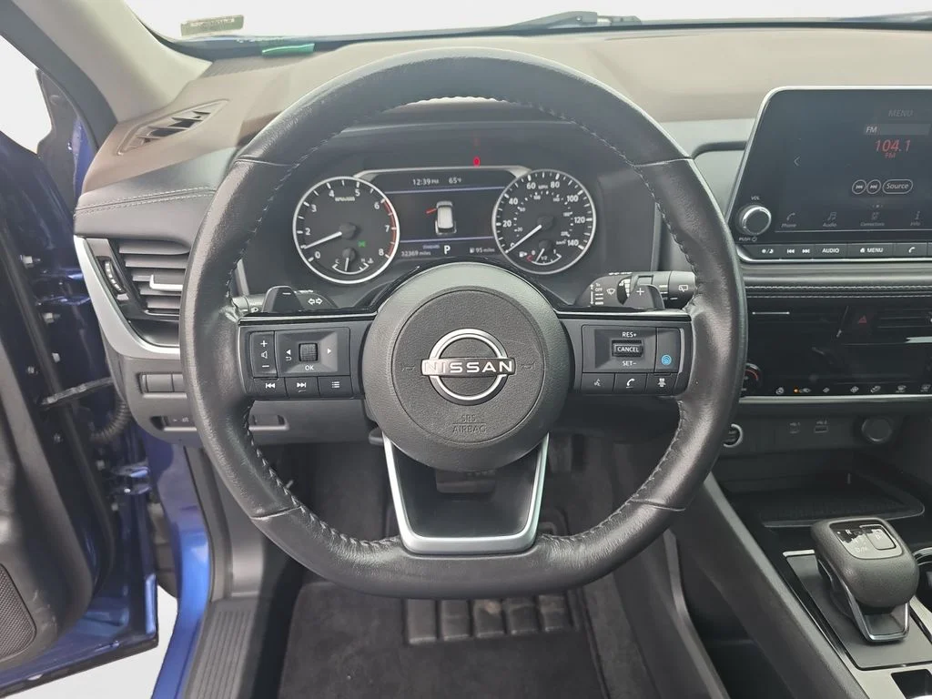 Used 2022 Caspian Blue Metallic Nissan SV image 13