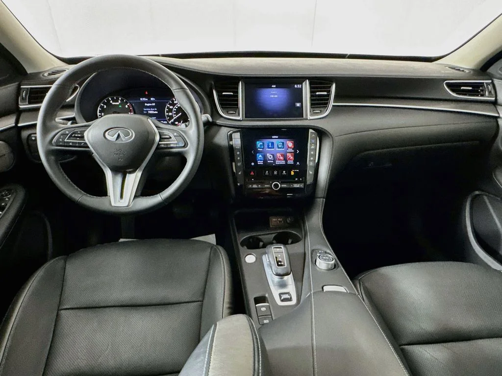 Certified Used 2023 White INFINITI LUXE image 30