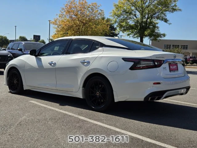 Used 2022 White Nissan SV image 3