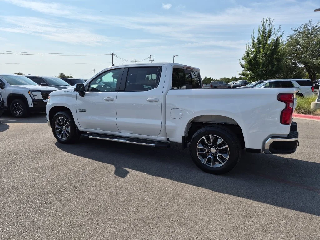 Used 2023 SUMMIT WHITE Chevrolet LT image 6