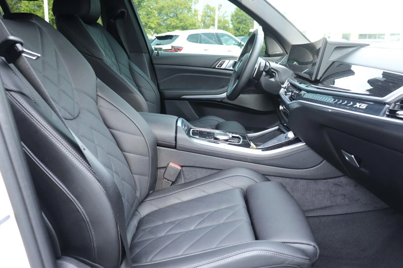 Certified Used 2024 Alpine White BMW xDrive40i image 21