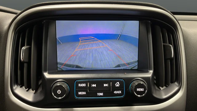 Used 2015 Cyber Gray Metallic Chevrolet LT image 13