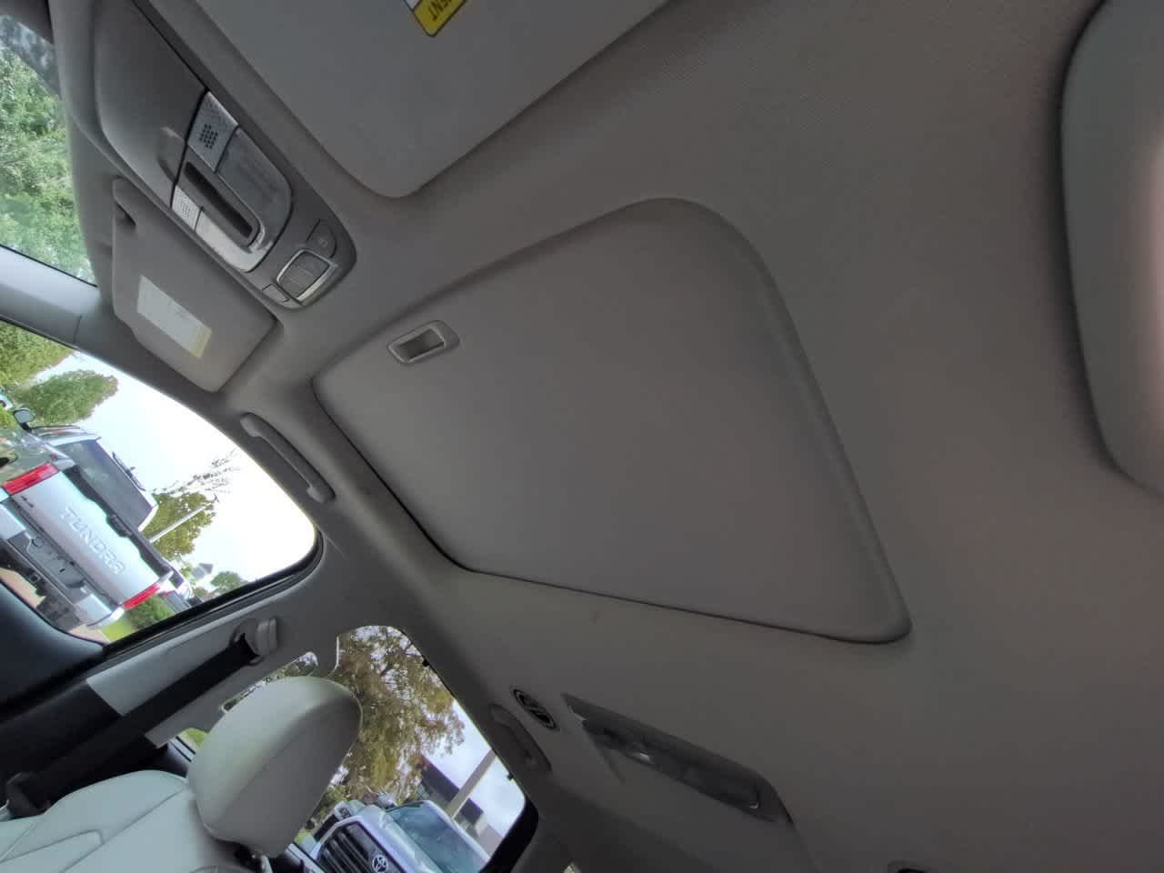 Used 2020 Green Kia EX image 20