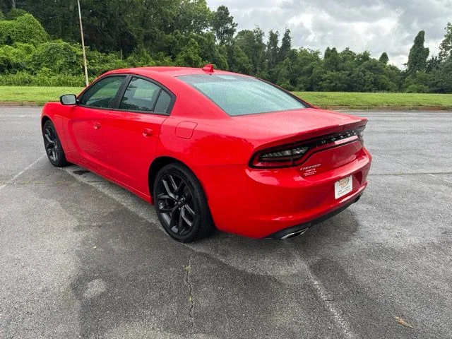 Used 2023 Red Dodge SXT image 5