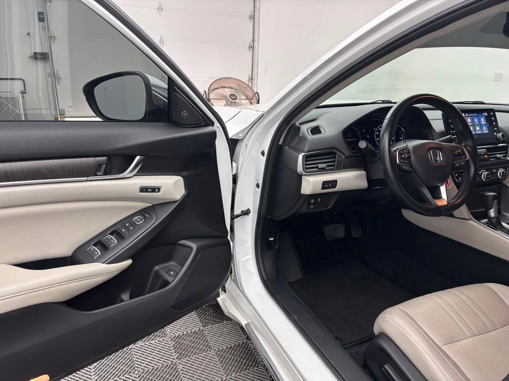 Used 2021  Honda EX-L image 17