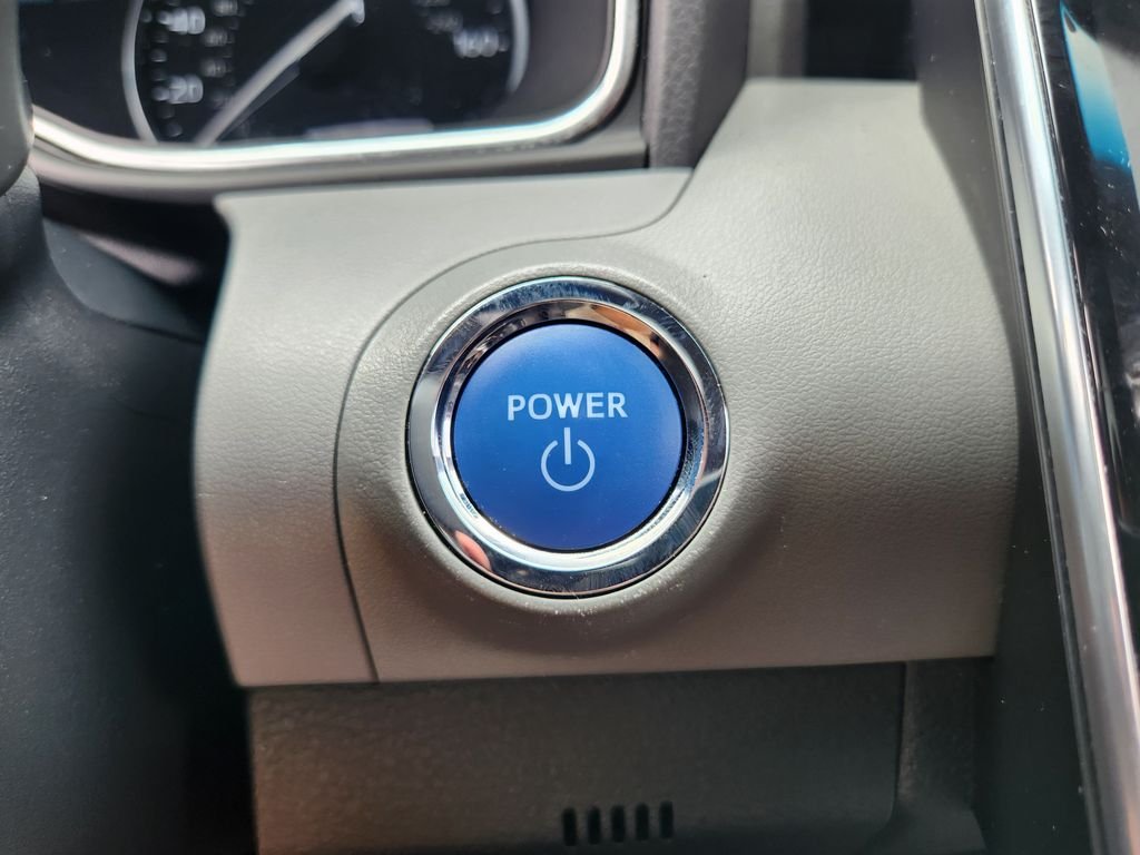 Used 2020 Brownstone Toyota Hybrid XLE image 23