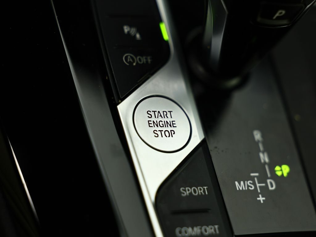 Used 2024 Black BMW xDrive30i image 39