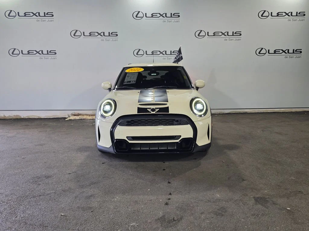 Used 2022 White MINI Signature image 6