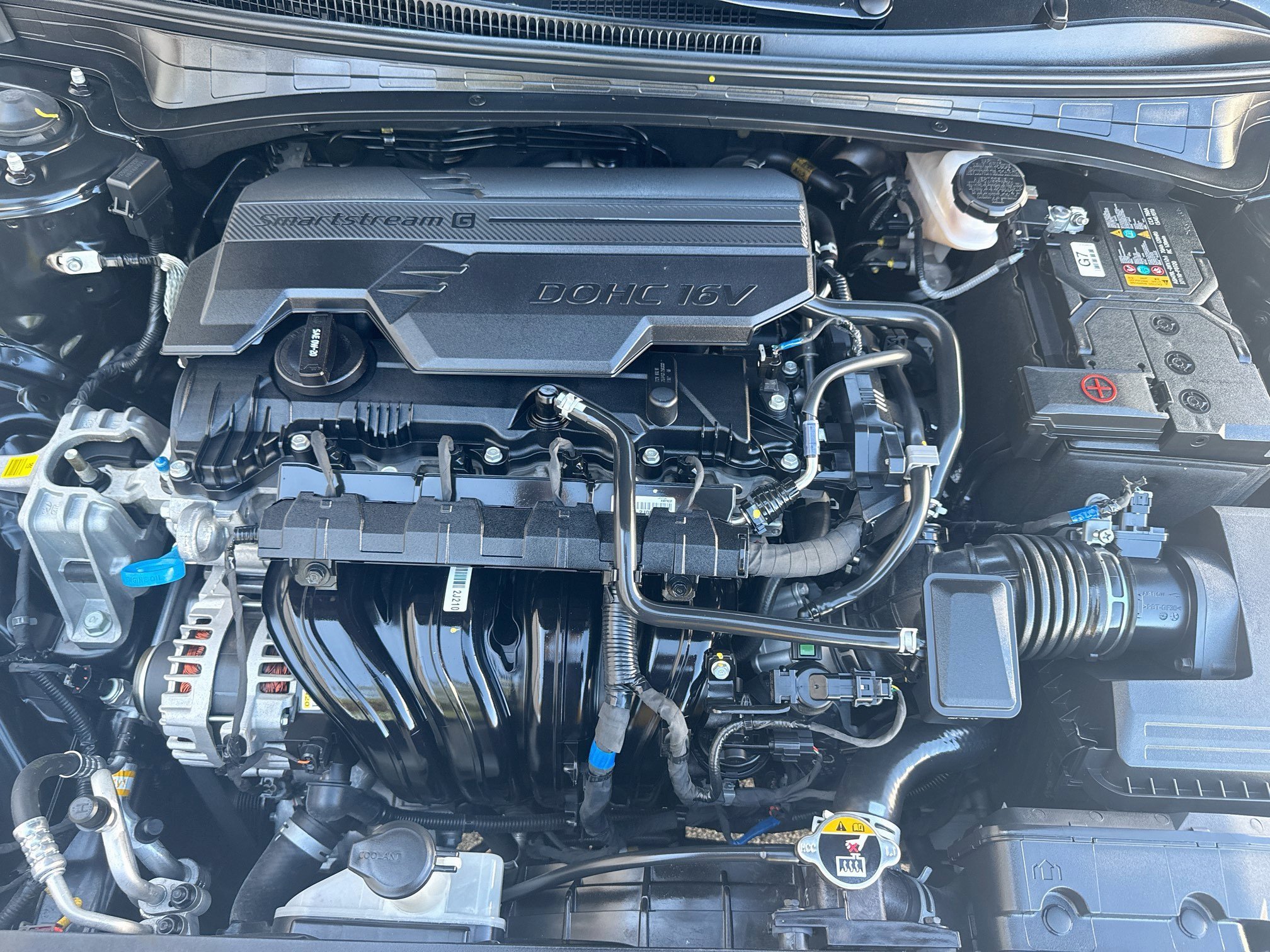 Used 2025 Abyss Black Hyundai SE image 32