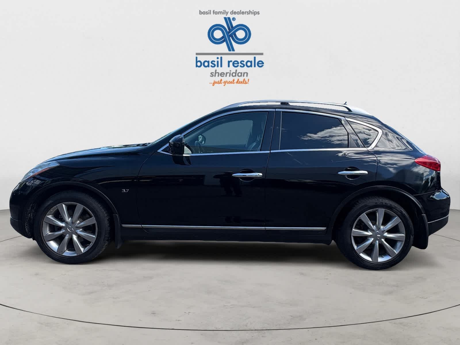 Used 2015 Black Obsidian INFINITI Journey image 3
