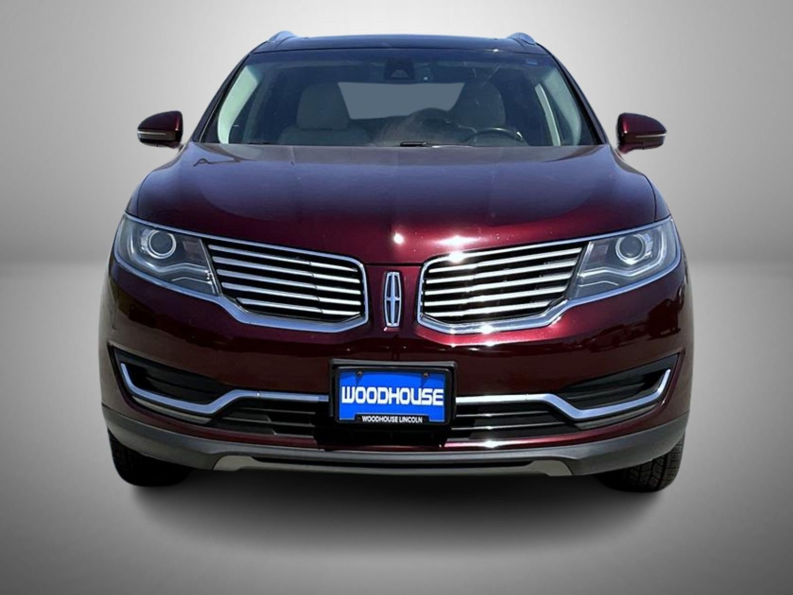 Used 2017 Red Lincoln Reserve image 2