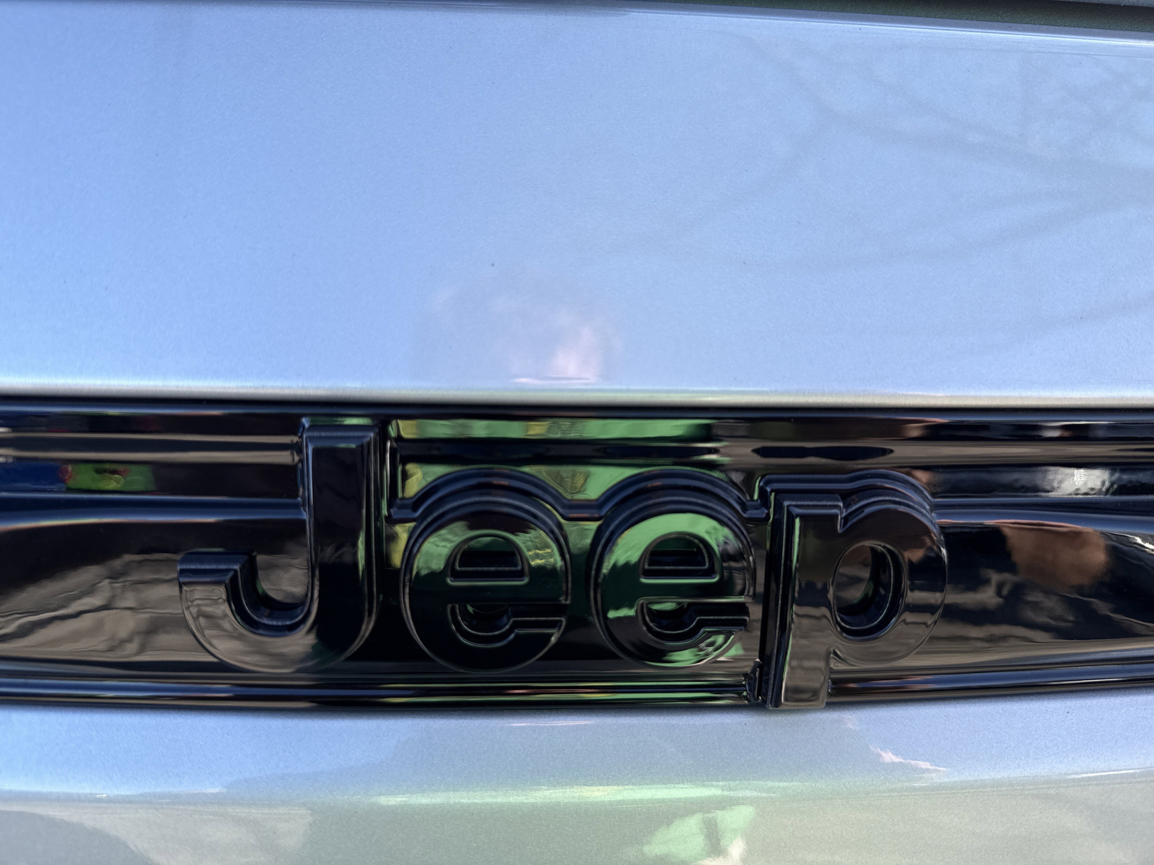 New 2025 Silver Zynith Jeep Altitude image 18