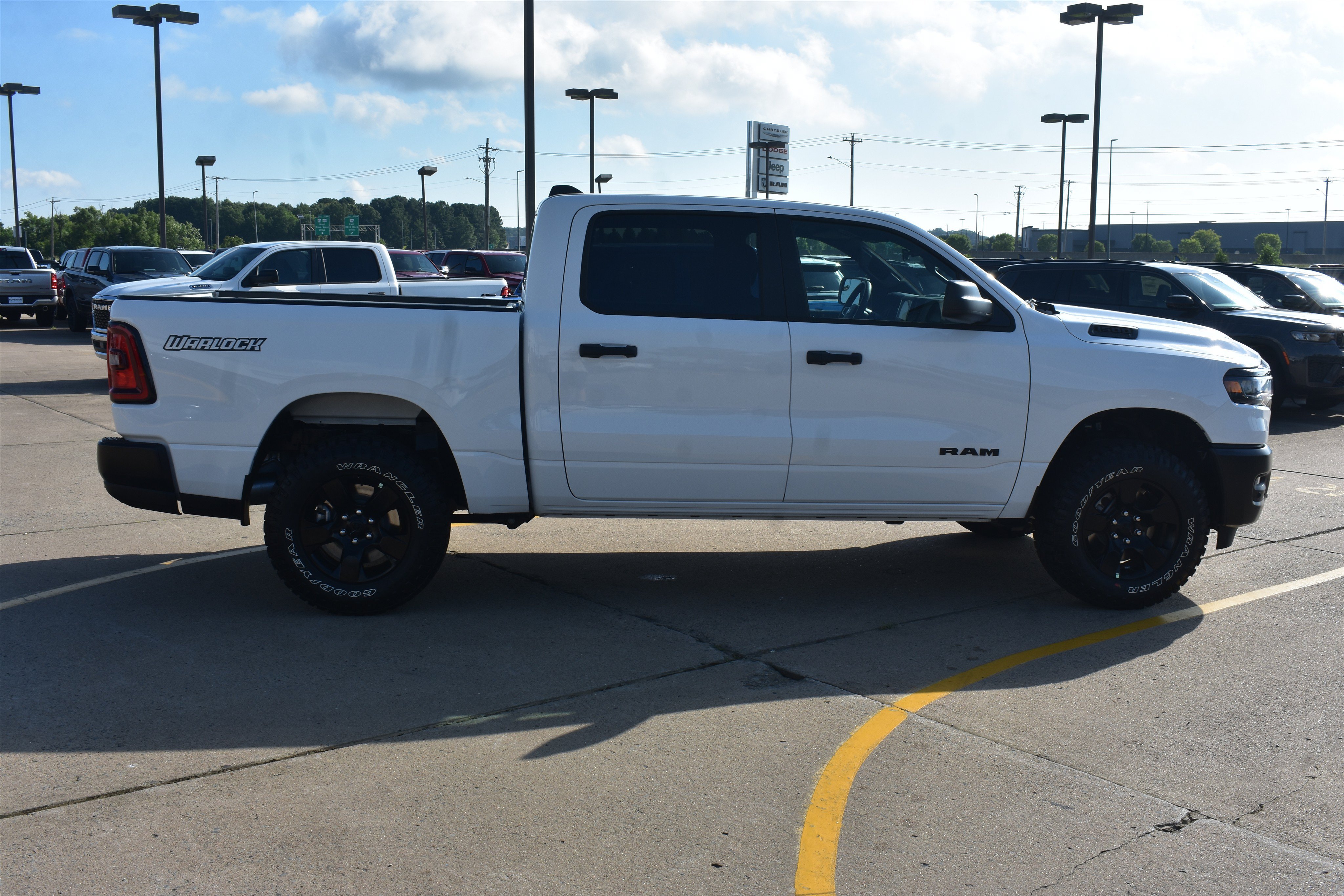 New 2026 Bright White Clear-Coat Exterior Paint RAM Warlock image 4