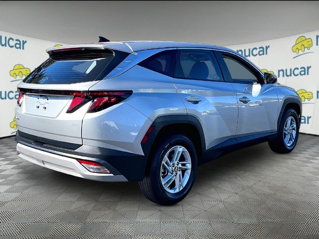 Used 2025 Silver Hyundai SE image 6