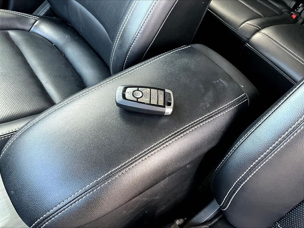 Used 2022 White Ford SEL image 37