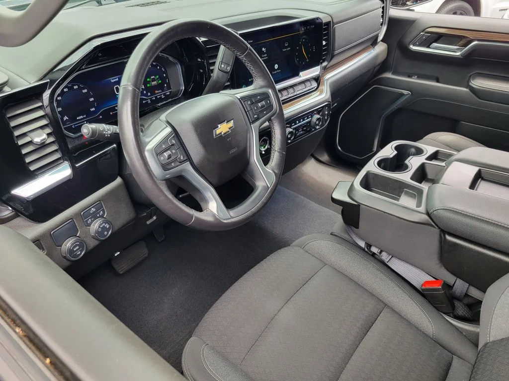 Used 2023 Gray Chevrolet LT image 3