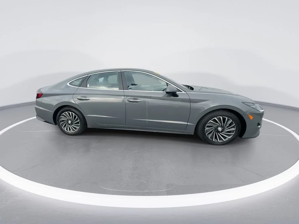 Used 2022 Gray Hyundai Limited image 9