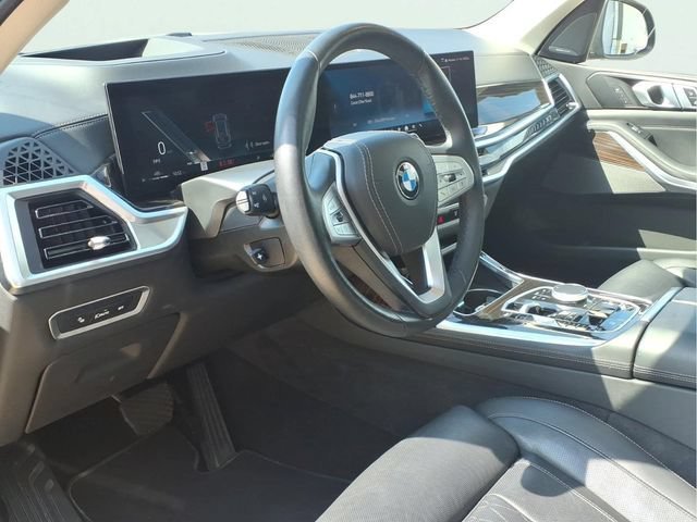 Used 2025  BMW xDrive40i image 6
