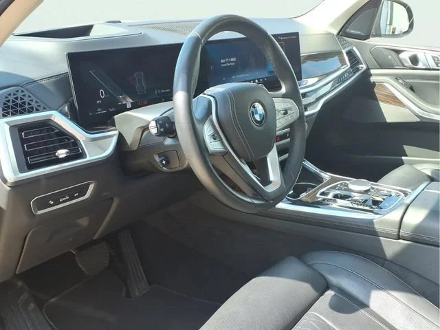 Used 2025  BMW xDrive40i image 6