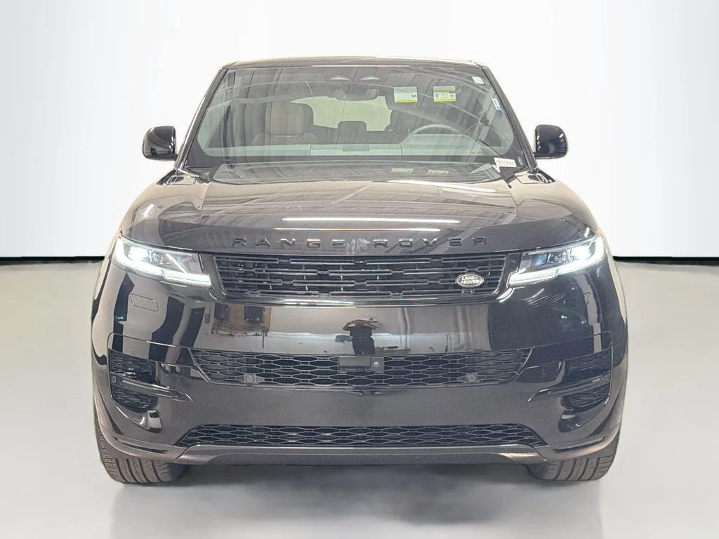 Used 2026 Santorini Black Metallic Land Rover SE image 6