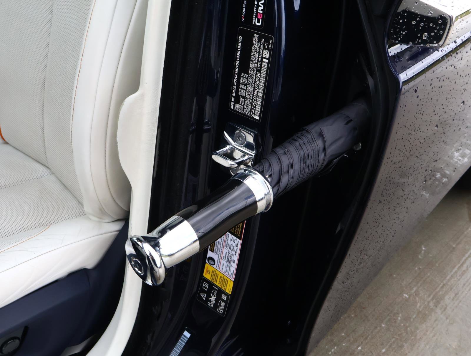 Used 2022 Midnight Rolls-Royce Base image 17