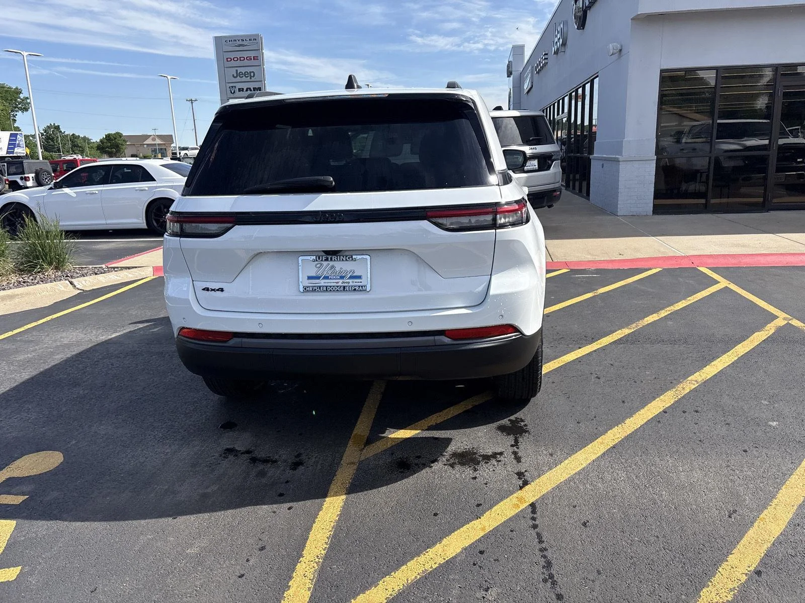 New 2026 Bright White Clearcoat Jeep Laredo Altitude image 6
