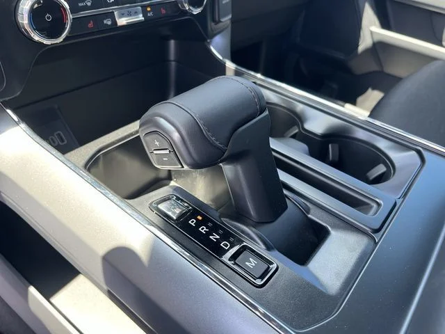 New 2026 Oxford White Ford XLT image 21