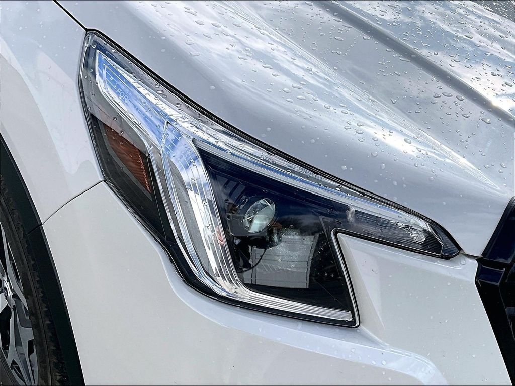 Used 2023 Crystal White Pearl Subaru Premium image 31