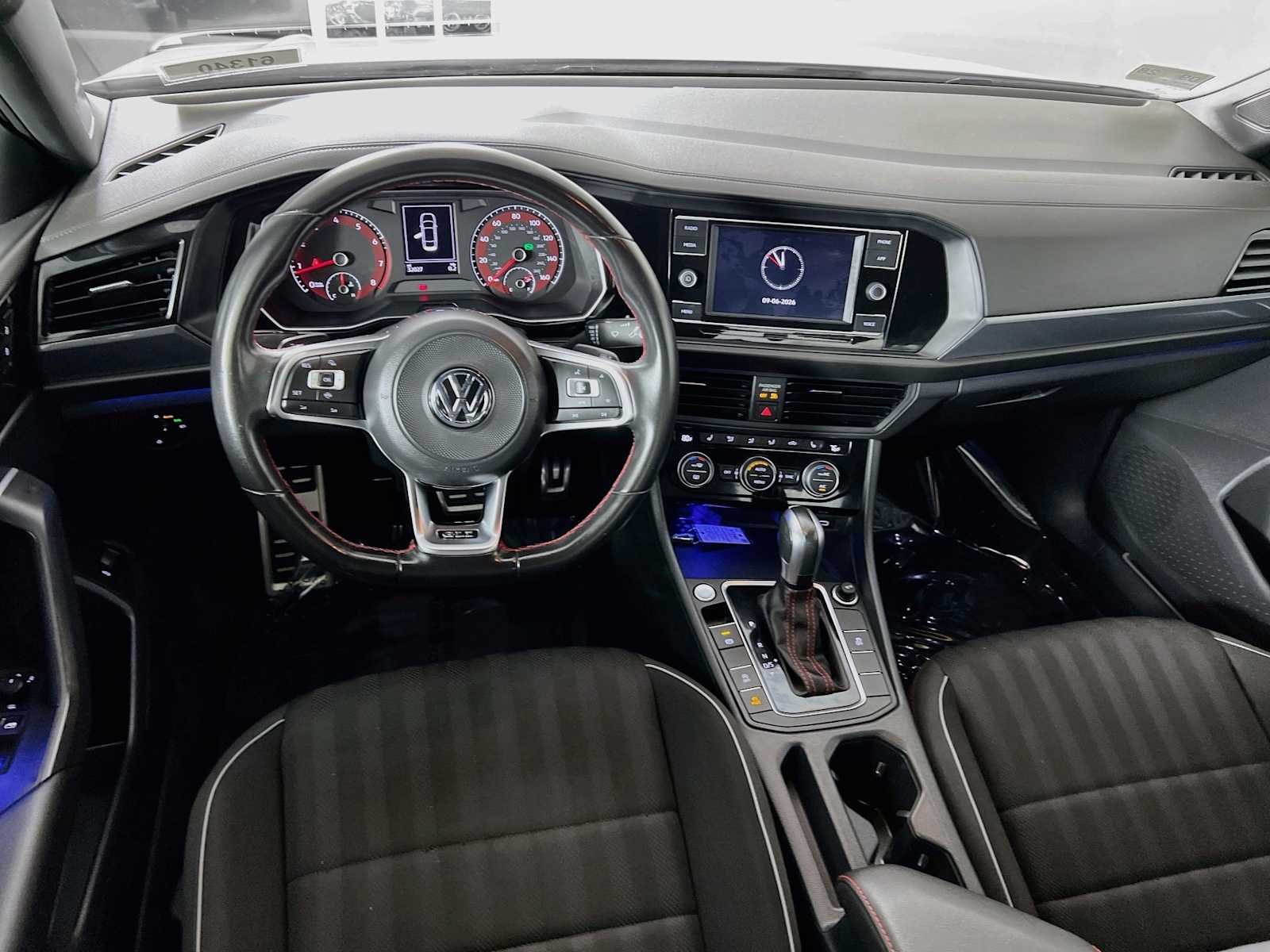 Used 2020 Pure White Volkswagen S image 23
