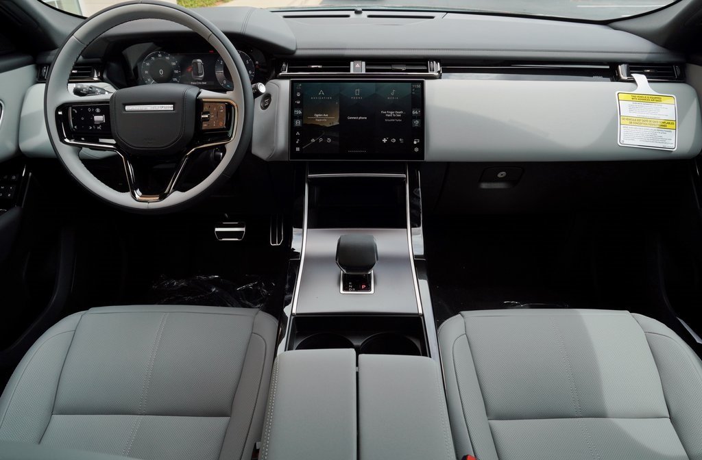 2026 LAND ROVER RANGE ROVER VELAR - Image 8