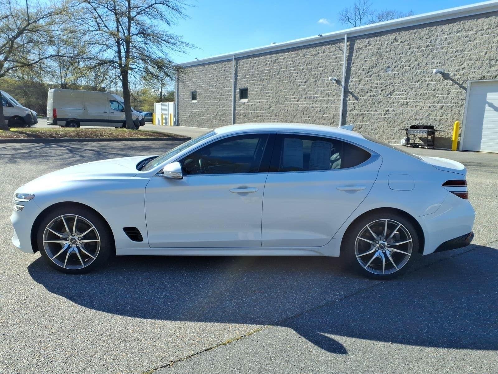 Used 2023 Uyuni White Genesis 2.0T image 15