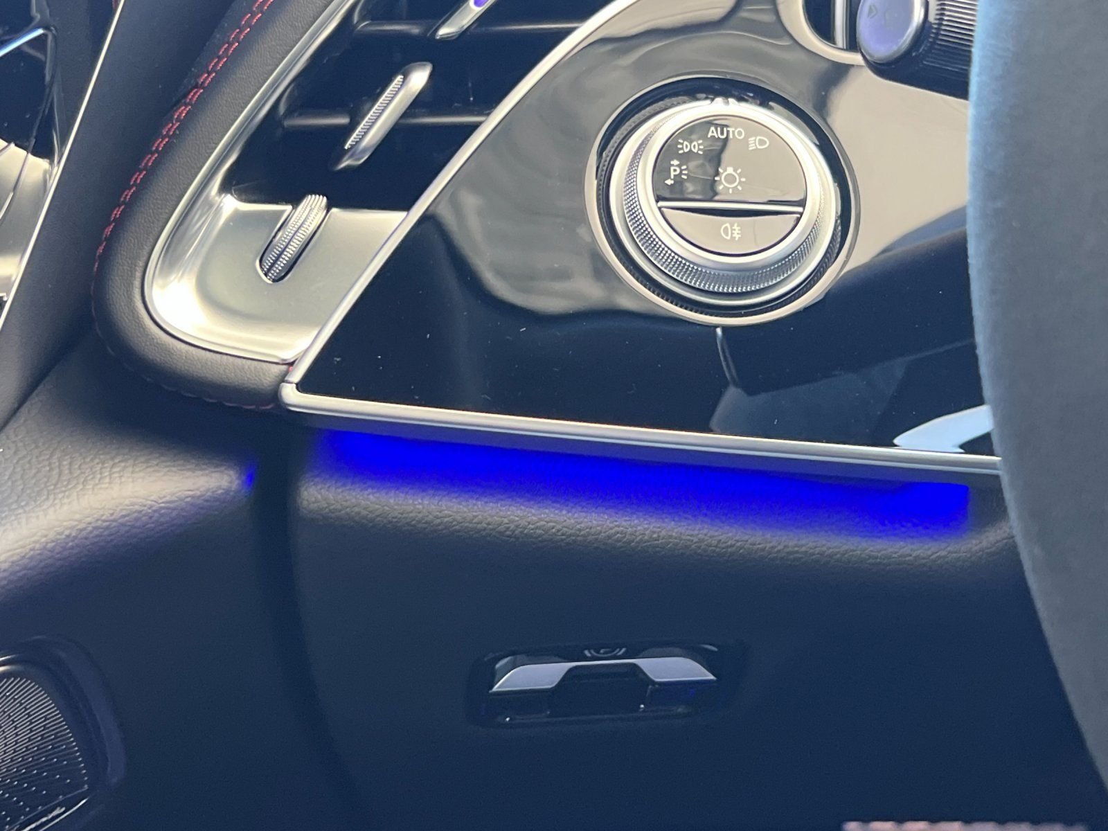 New 2026 MANUFAKTUR Alpine Grey Mercedes-Benz E 53 AMG® image 31