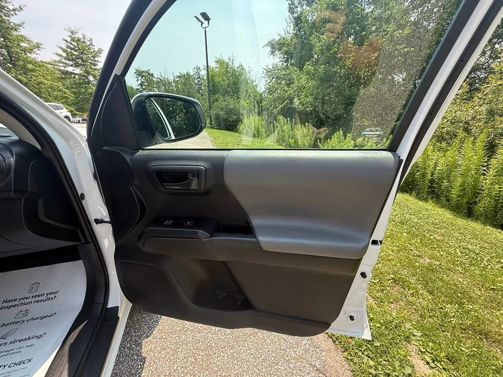 Certified Used 2022 White Toyota SR image 16