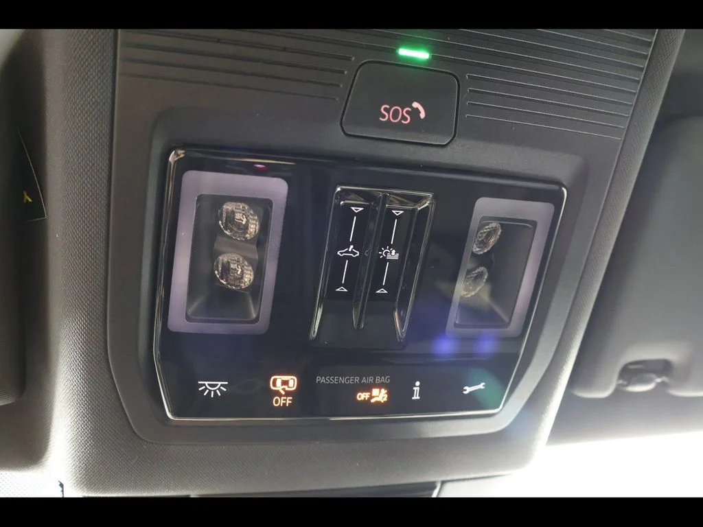 New 2026 White/off-white Volkswagen 2.0T SE R-Line Black image 18