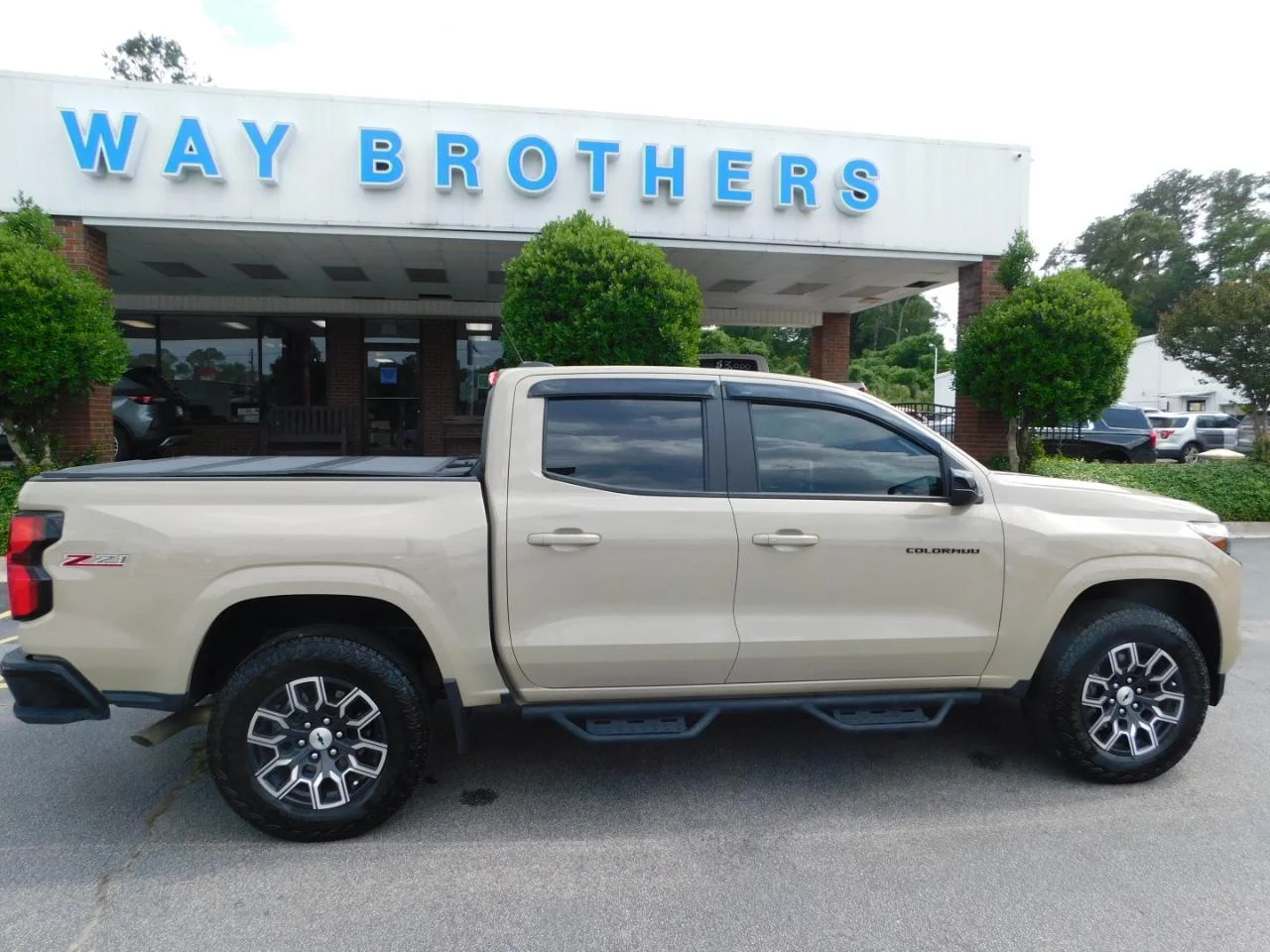 2023 Chevrolet Colorado 4WD Z71 Crew Cab Short Box's photo