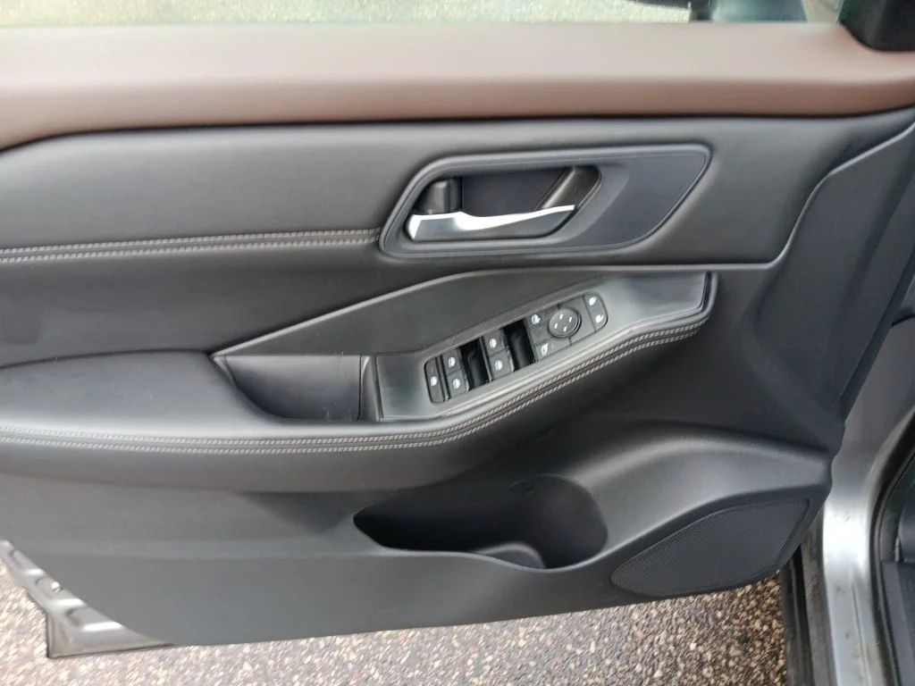 Used 2023 Gun Metallic Nissan SV image 16