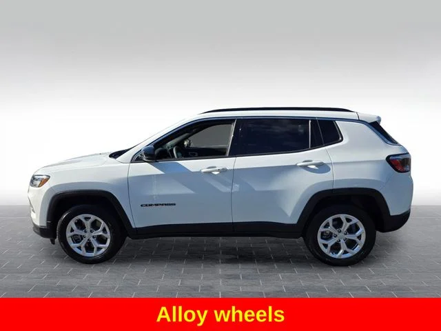 Used 2024 White Jeep Latitude image 5