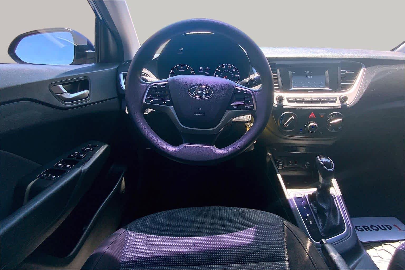 Used 2022 Admiral Blue Hyundai SE image 5