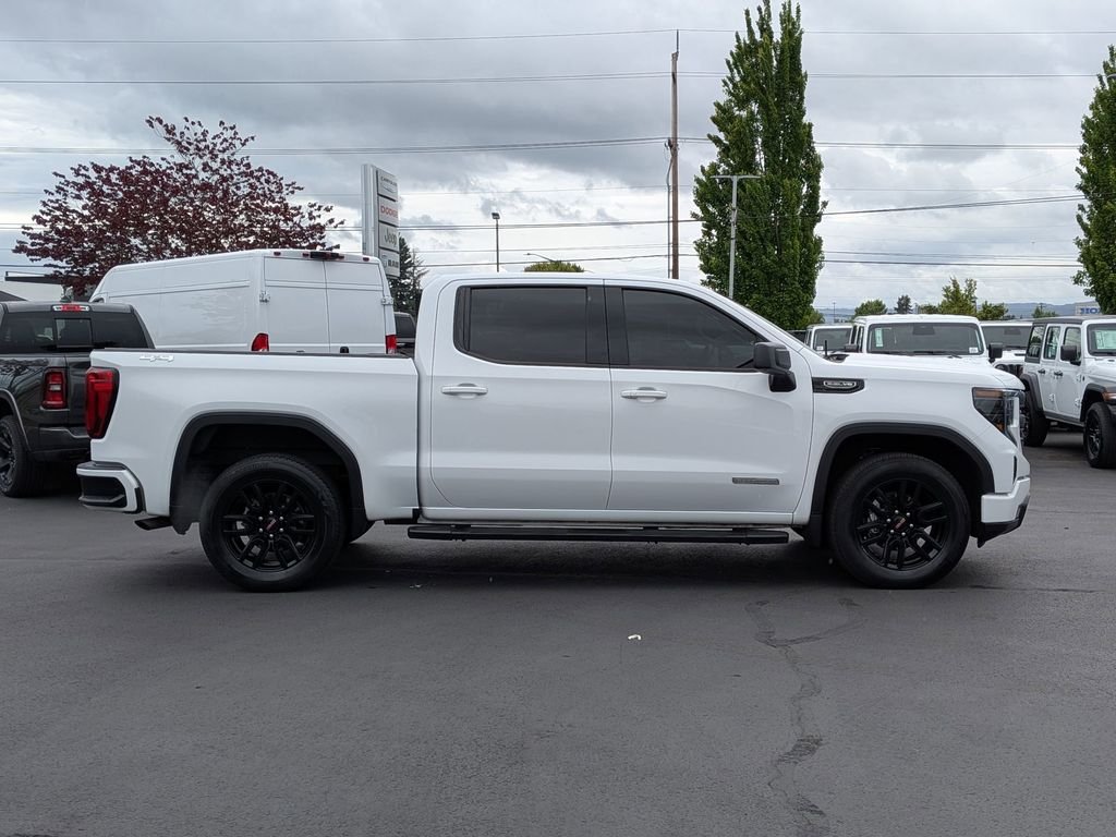 Used 2024 White GMC Elevation image 7