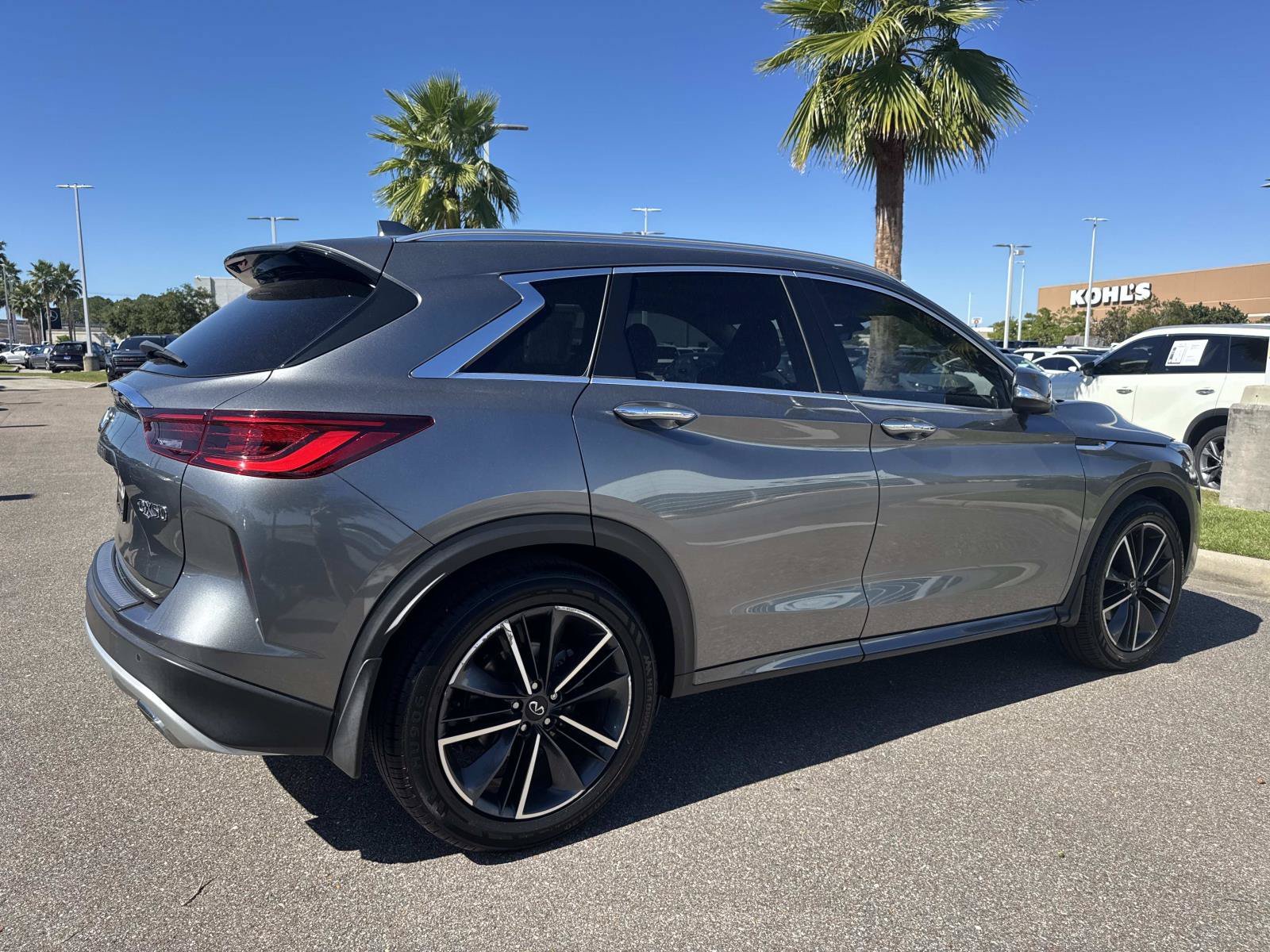 Used 2023 Gray INFINITI LUXE image 6
