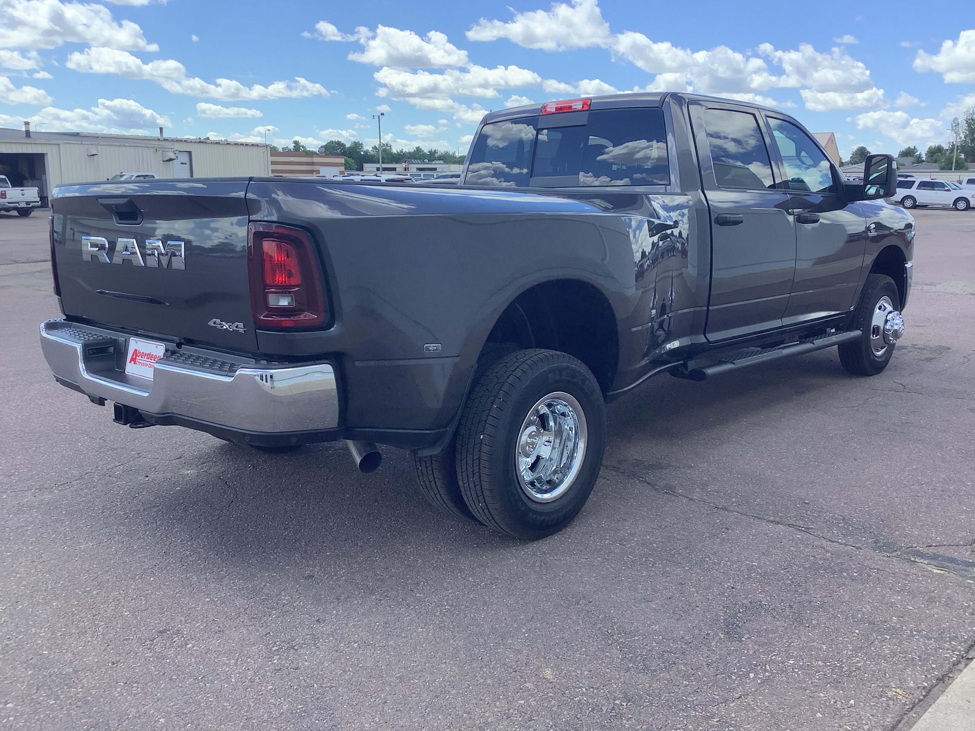 New 2026 Granite Crystal Metallic Clear-Coat Exterior Paint RAM Tradesman image 5