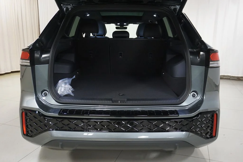 New 2026 Gray Volkswagen 2.0T SE R-Line Black image 9