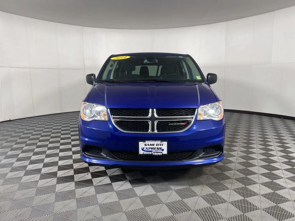 Used 2019 Indigo Blue Dodge SE image 3